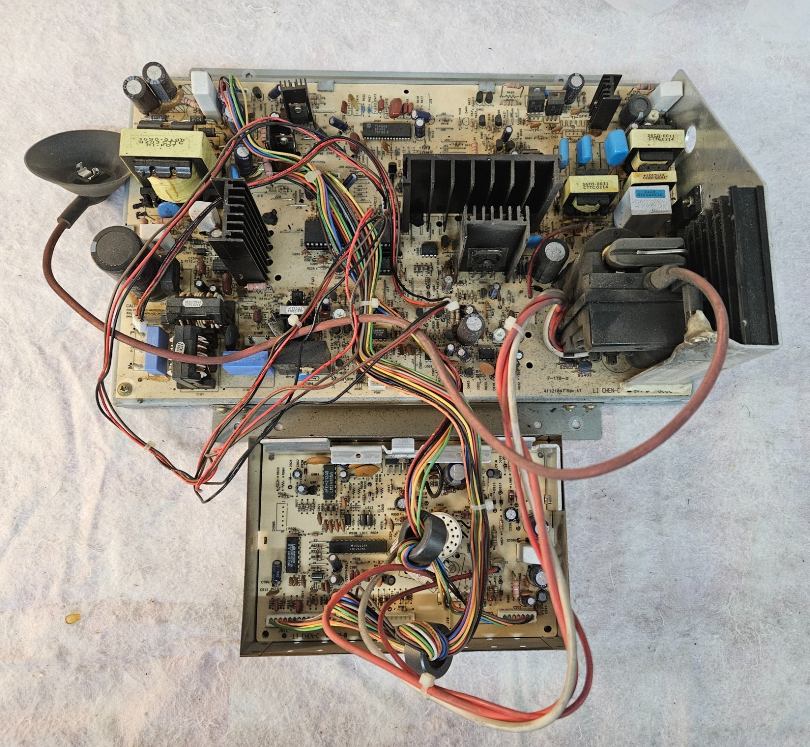 NEOTEC C200RC02 CRT 32" Arcade MONITOR CHASSIS for PARTS/REPAIR White Line