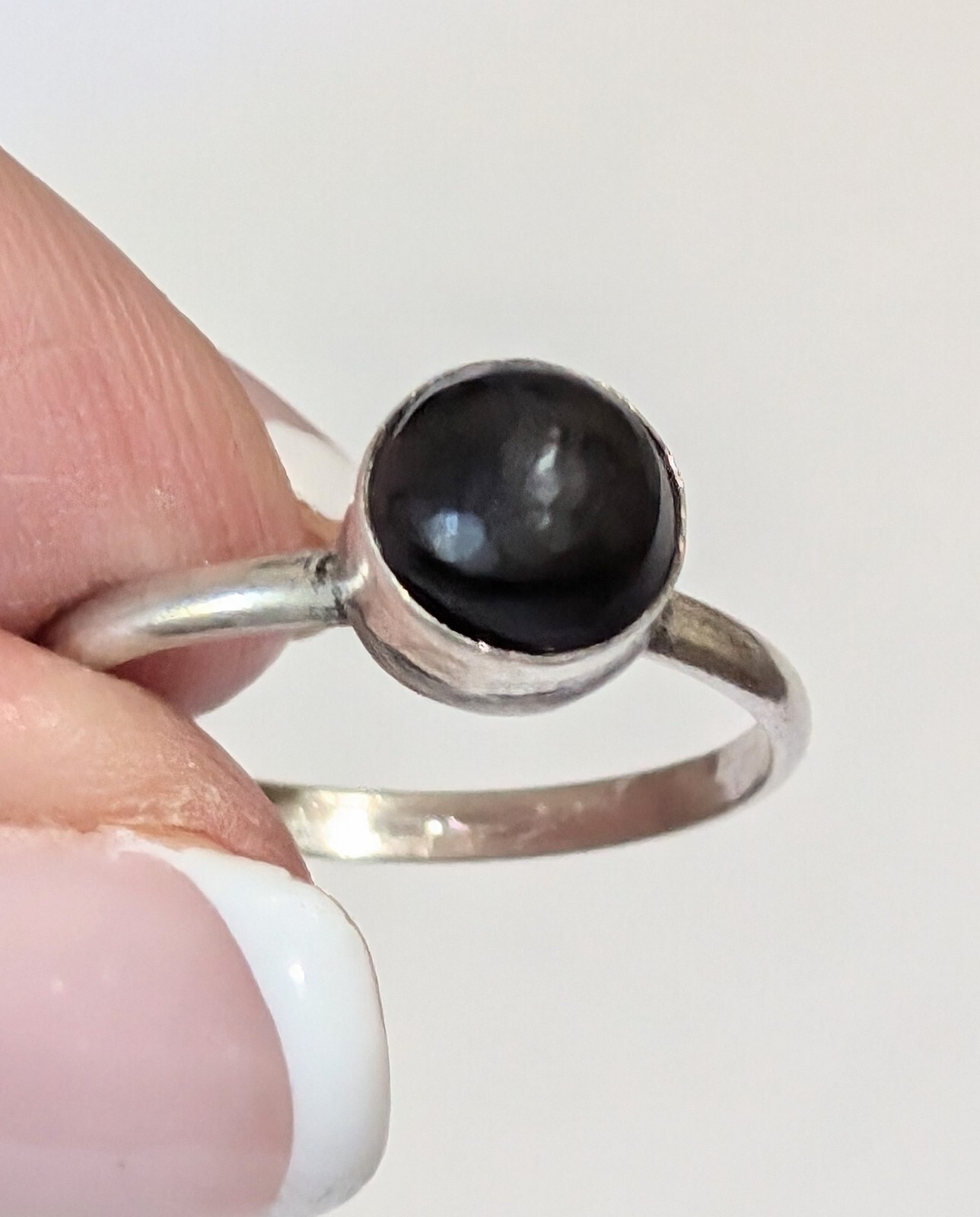Vintage Navajo Dainty Sterling Silver Natural Black Onyx Cabochon Size 7.5 Ring