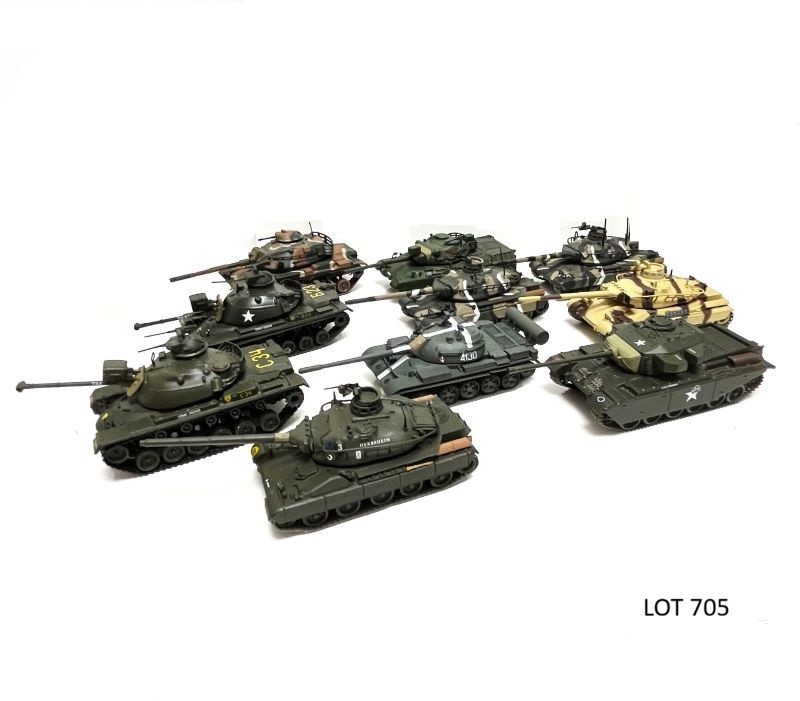 LOT T05 Ensemble 10 Cold War M60 AMX-30 T-55 Different Types 1:72 Battle Tanks