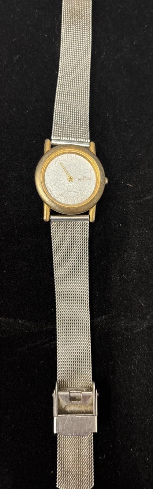 Skagen Denmark Ladies 25mm Watch Slim Gold Silver Tone Mesh Band 4SGS Sold As Is