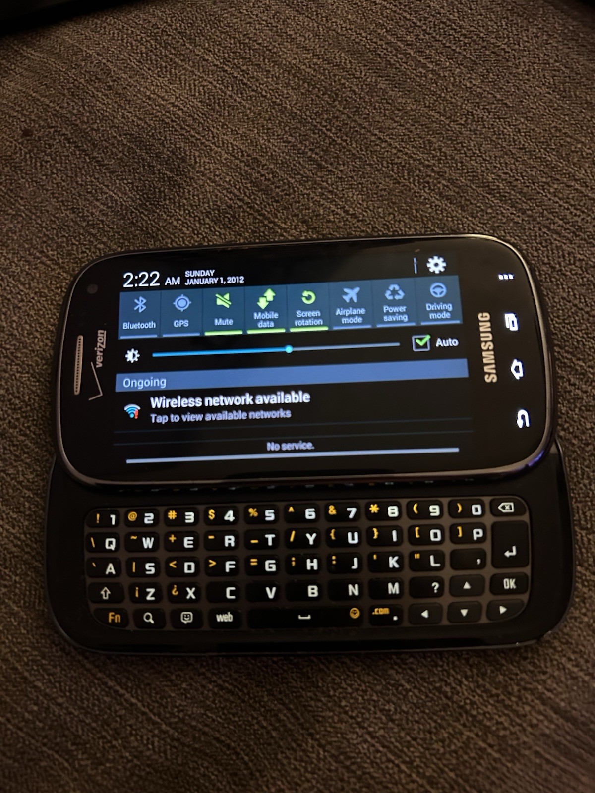 samsung verizon sch-i415 8gb Smart Phone With Keyboard