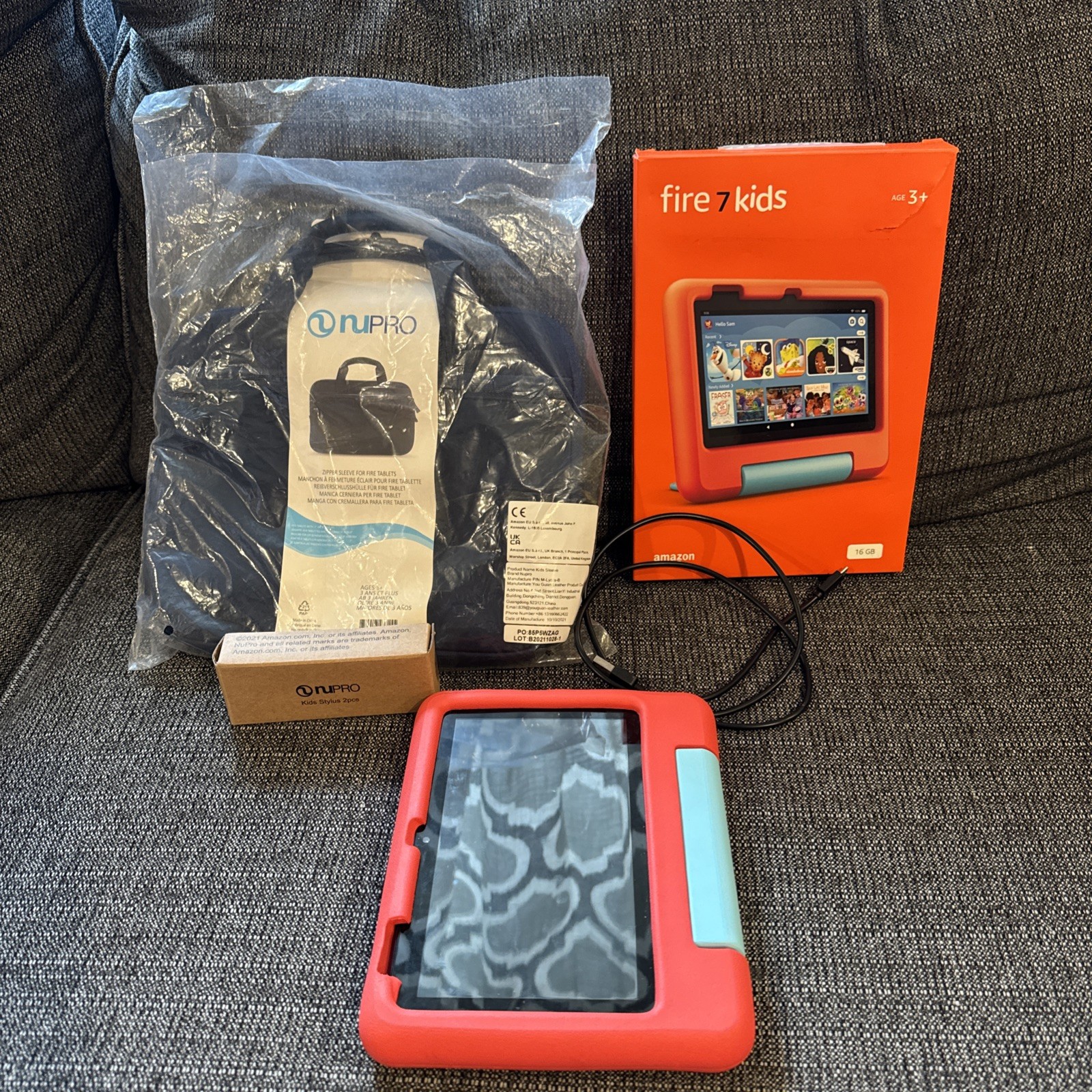 🔥Amazon Fire 7 Kids Tablet 12th Gen, 16GB , Wi-Fi, 7"  Screen - Red 