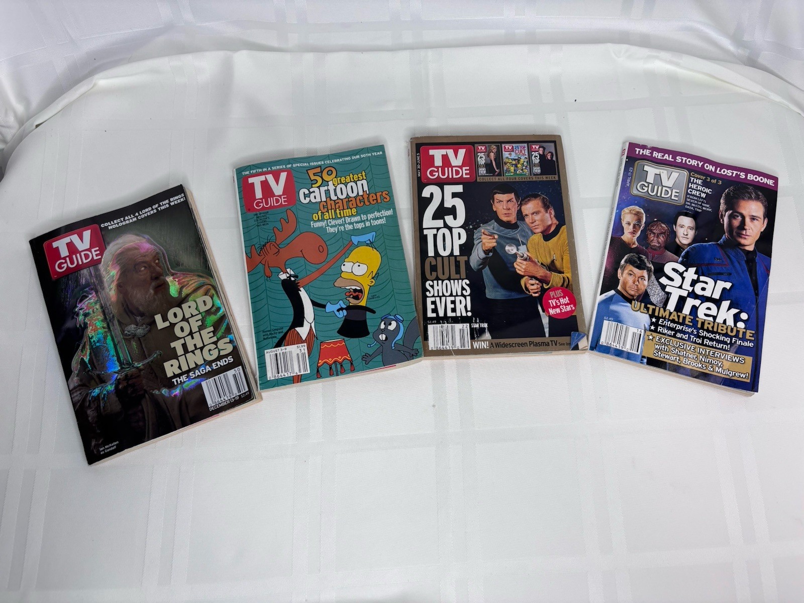 TV Guide Lot Of 4 2003 - 2005 Star Trek Lord Of Rings And Cartoon Characters