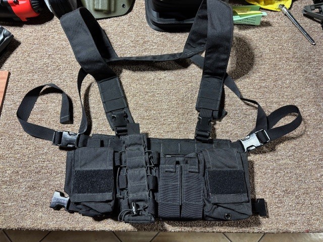 haley strategic chest rig used Missing back strap