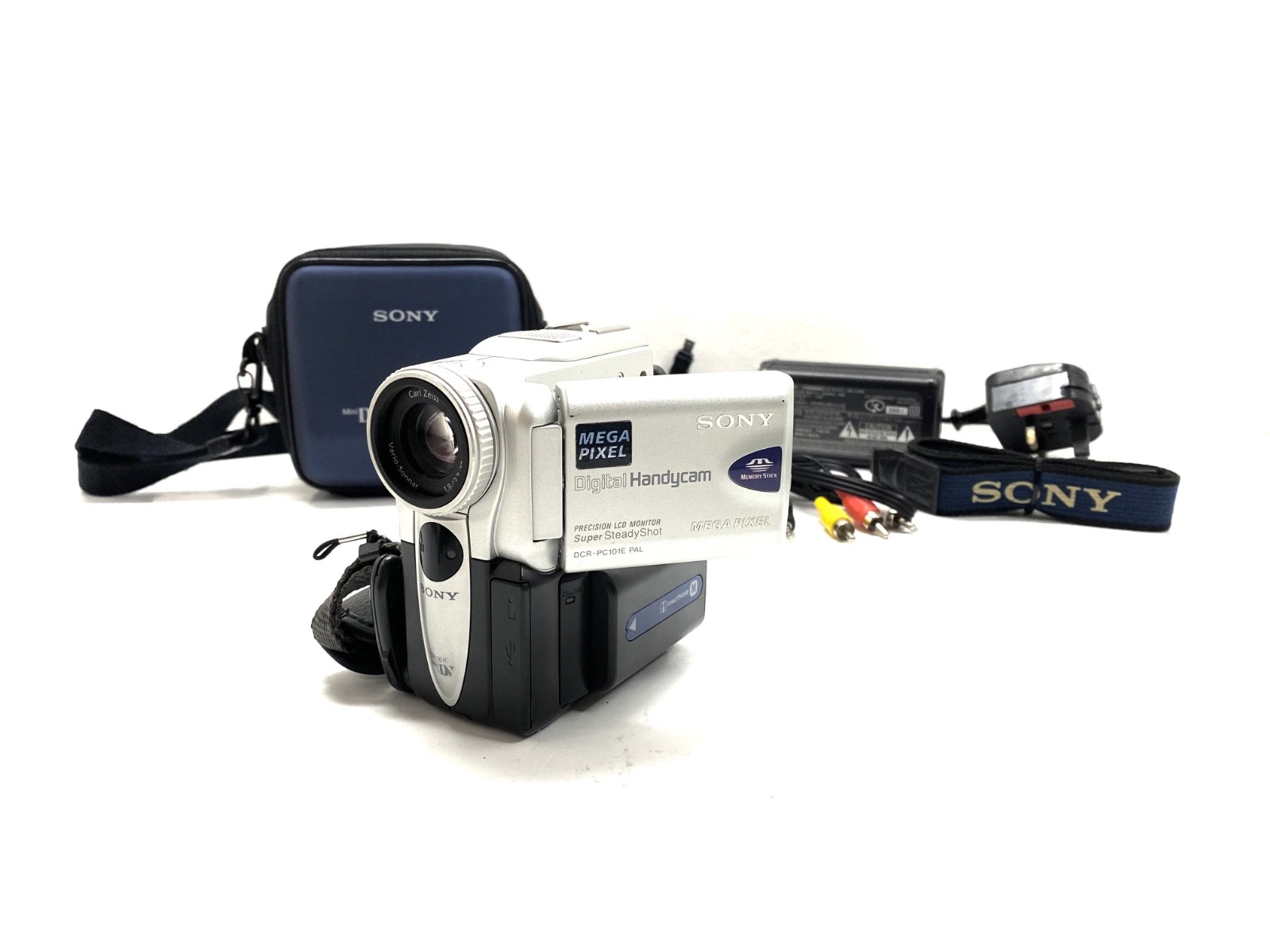 SONY DCR-PC101E Mini DV Tape Digital Video Camera HANDYCAM Complete Working Set