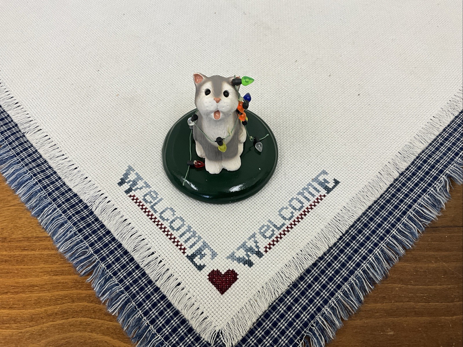 Vintage 2010 Byers Choice Caroler Cat Tangled In Lights