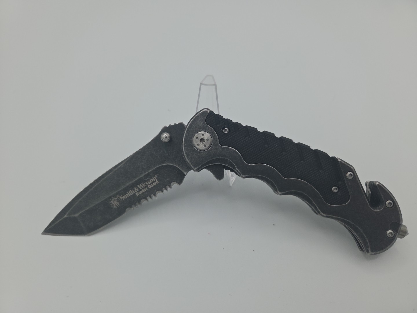 Smith & Wesson  Border Guard Rescue Folding Pocket Knife (SWBG10S) Glass Braker