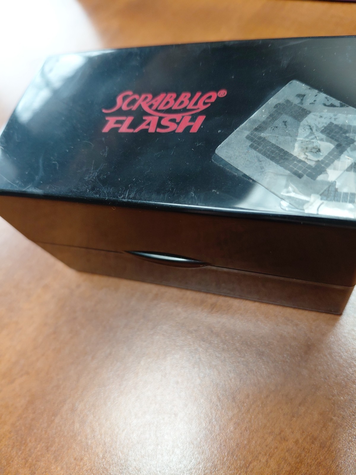 Hasbro 24860 Scrabble Flash Handheld Electronic Game