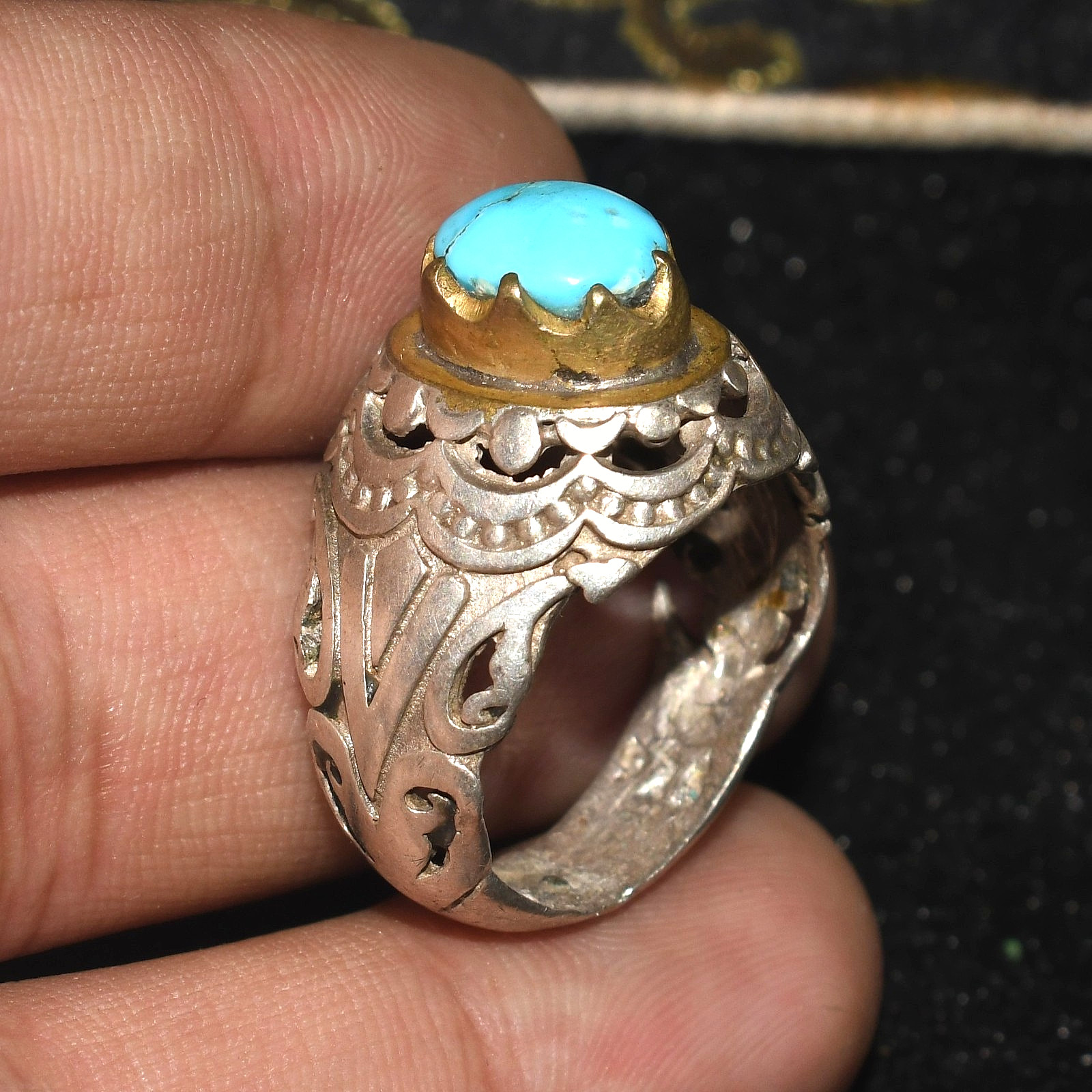 Genuine Antique old Near Eastern Solid Silver ring with Turquoise Stone Bezel