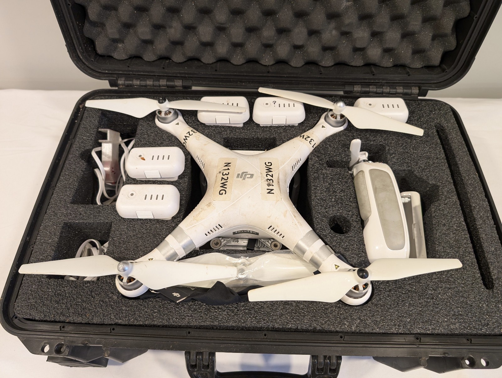 DJI Phantom  Advanced Drone w/ Hard Case and 5 Batteries and Controller UNTESTED