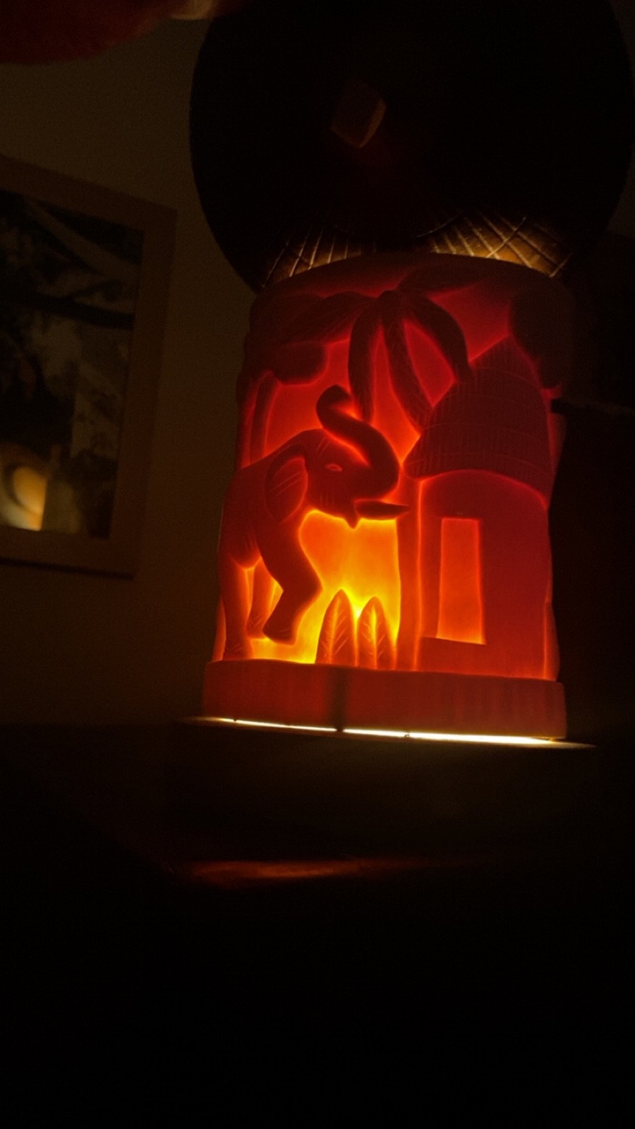 Vintage Hand Carved African Village Scene Container /Lid +carved figurines