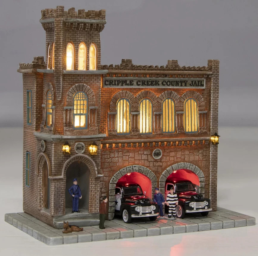 O Scale County Jail Building Lighted Interior/Exterior, Police Vehicles Figures