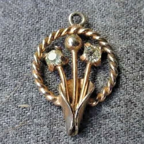 VINTAGE 40s  CLEAR RHINESTONES GOLD PLATED FLOWERS BOUQUET  MINIATURE PENDANT