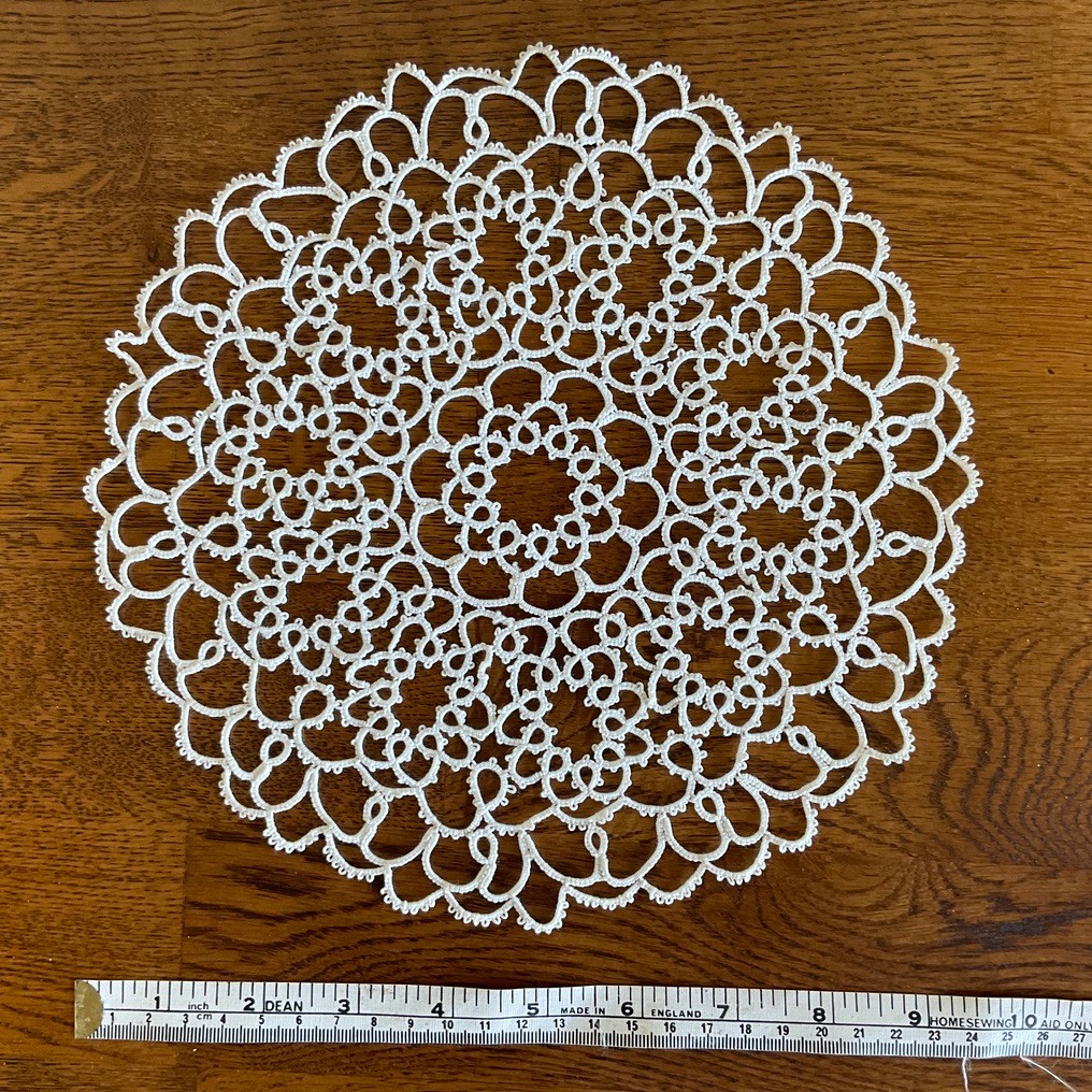 Vintage  doily  cream lacy  circle 24 cm diameter Cottage core