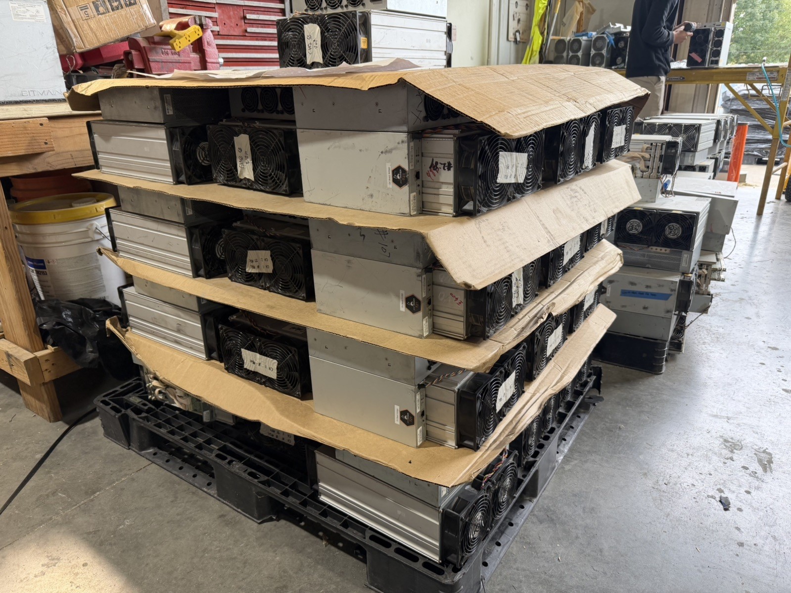 Customized Bitmain Antminer single phase T21 BTC Miner - DM for lots 