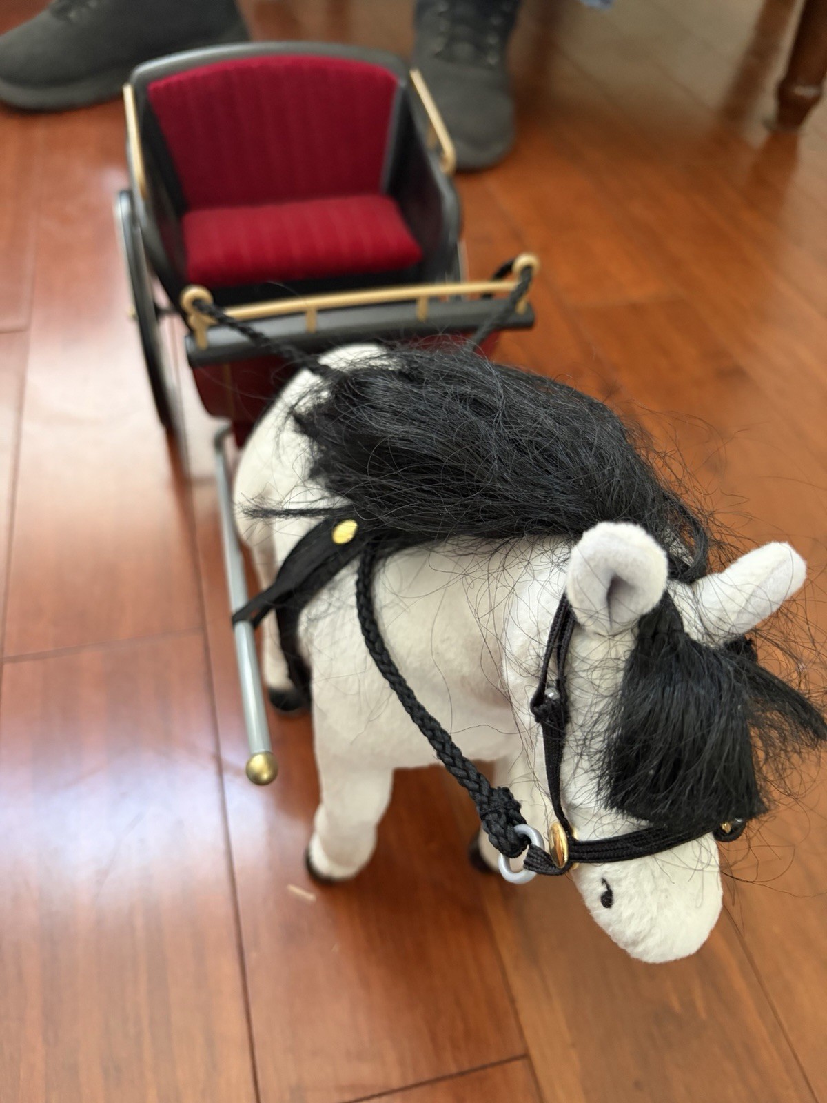 2002  Learning Curve MADELINE'S HORSE & CARRIAGE ‘Clementine DOESNT MOVE