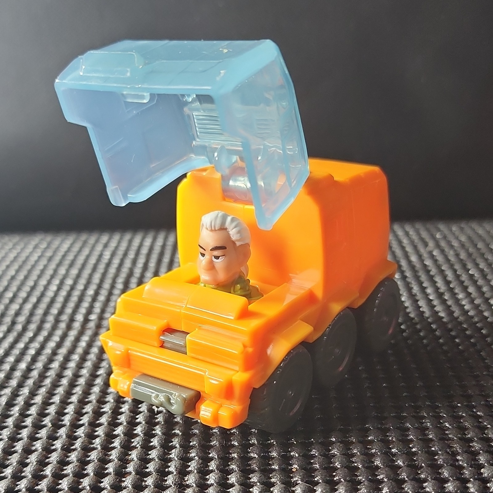 2022 McDONALD'S Disney Pixar Lightyear Darby Driving Star Command Emergency S32