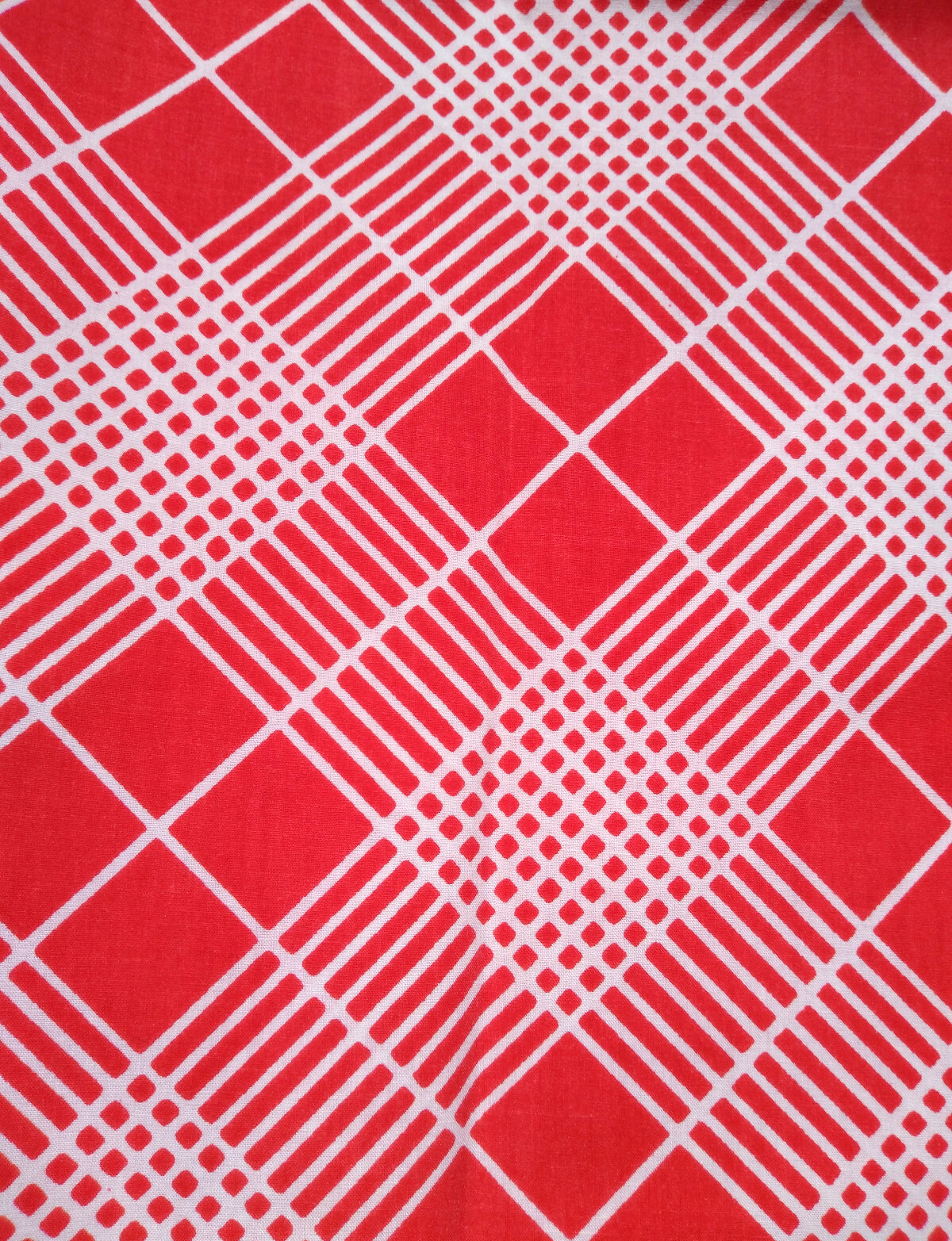 FaB 1970's Martex Preslin #303 Red & White 2pc Geometric King Pillowcase Set