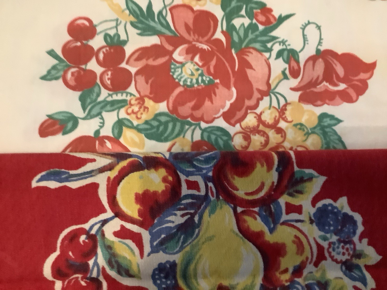 VINTAGE TOWEL RUNNER  Lot 2