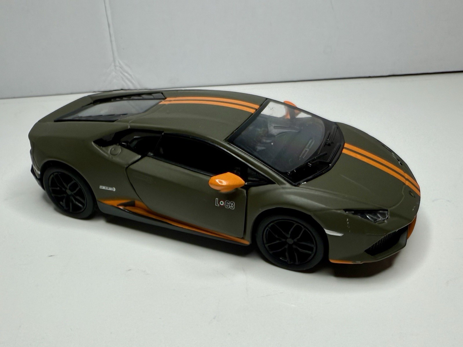 Kinsmart Lamborghini Huracan LP 610-4 Avio Matte Green 1/36 (BBKT5401DGN)
