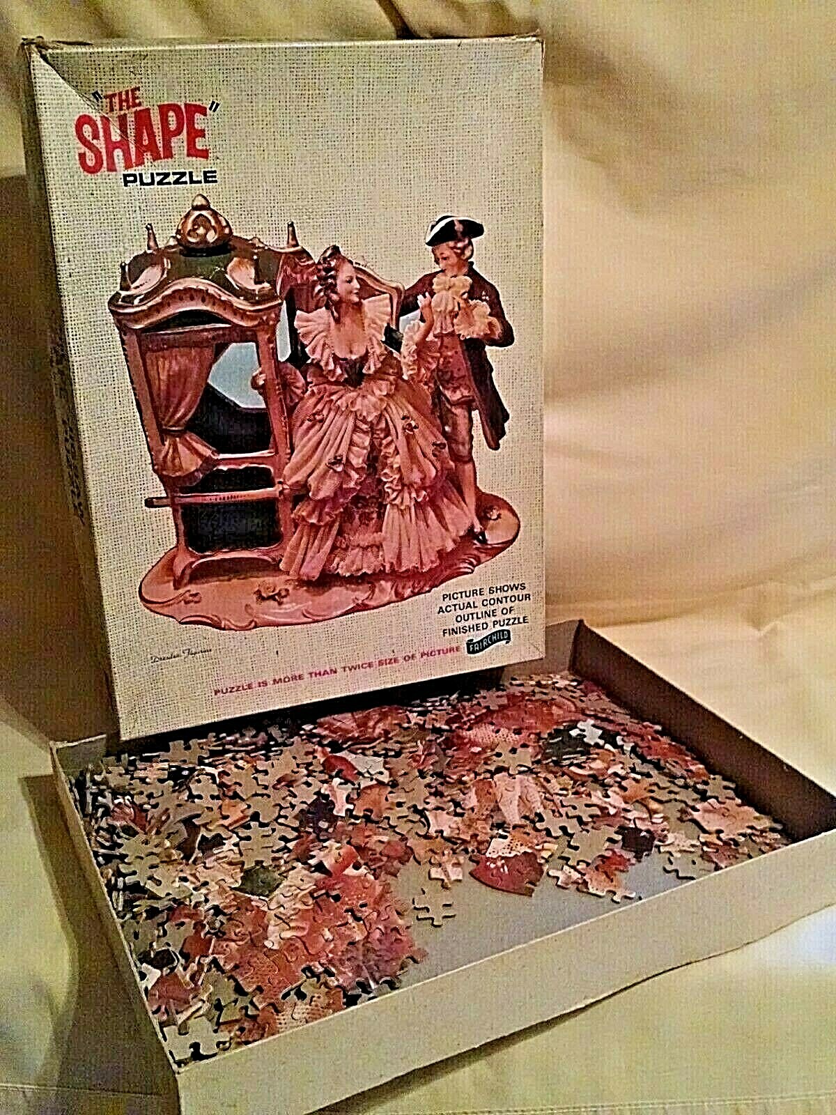 DRESDEN FIGURINE PUZZLE 600 PC NO 1800 THE SHAPE FAIRCHILD AS IS OPEN 28 X 20".