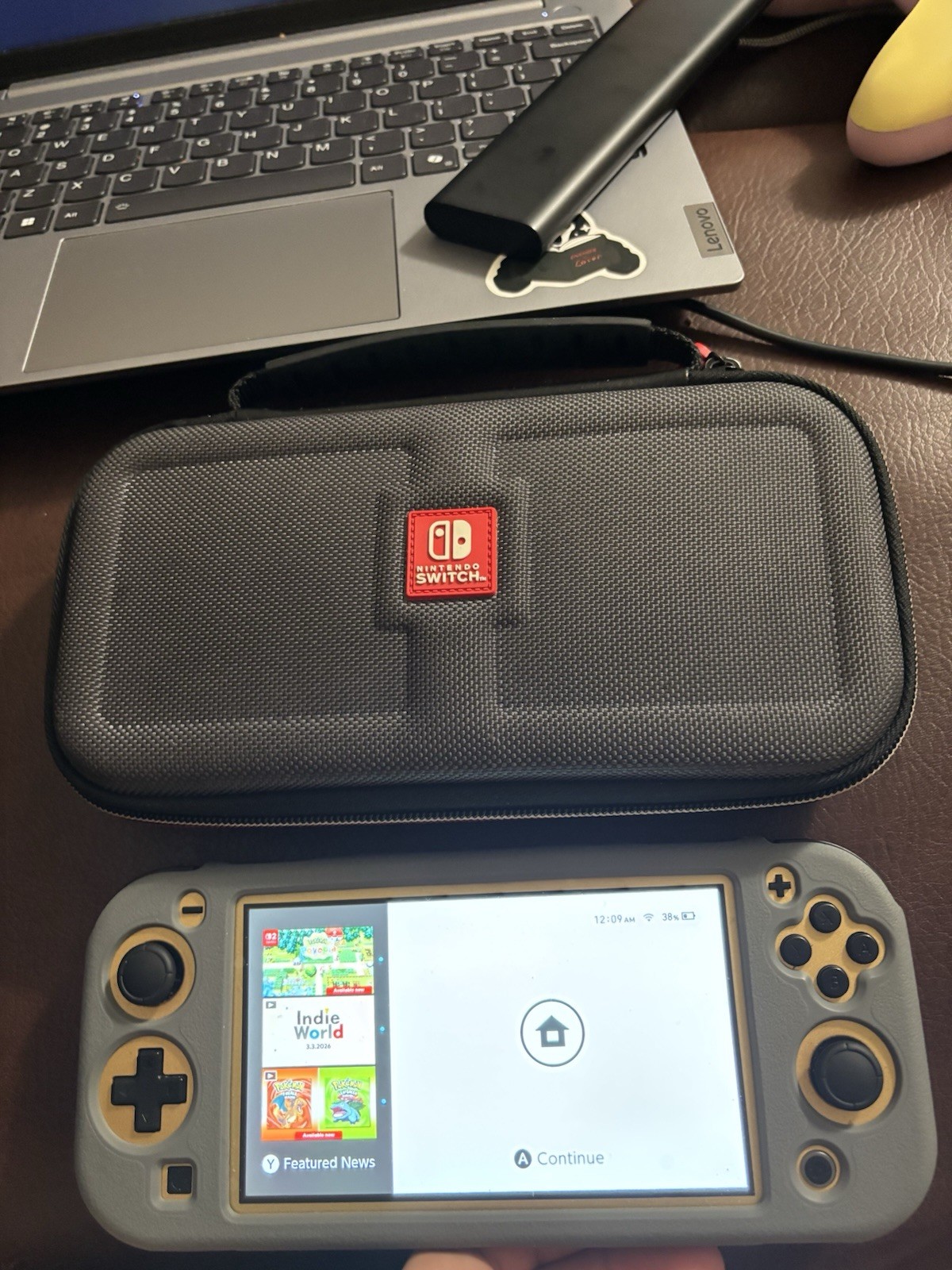Nintendo Switch Lite (Gold, Zelda edition)