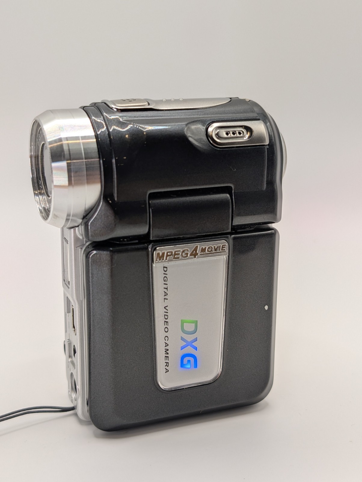 DXG 506V 5.1MP Digital Camcorder 4x Digital Zoom MPEG-4 – Tested Working