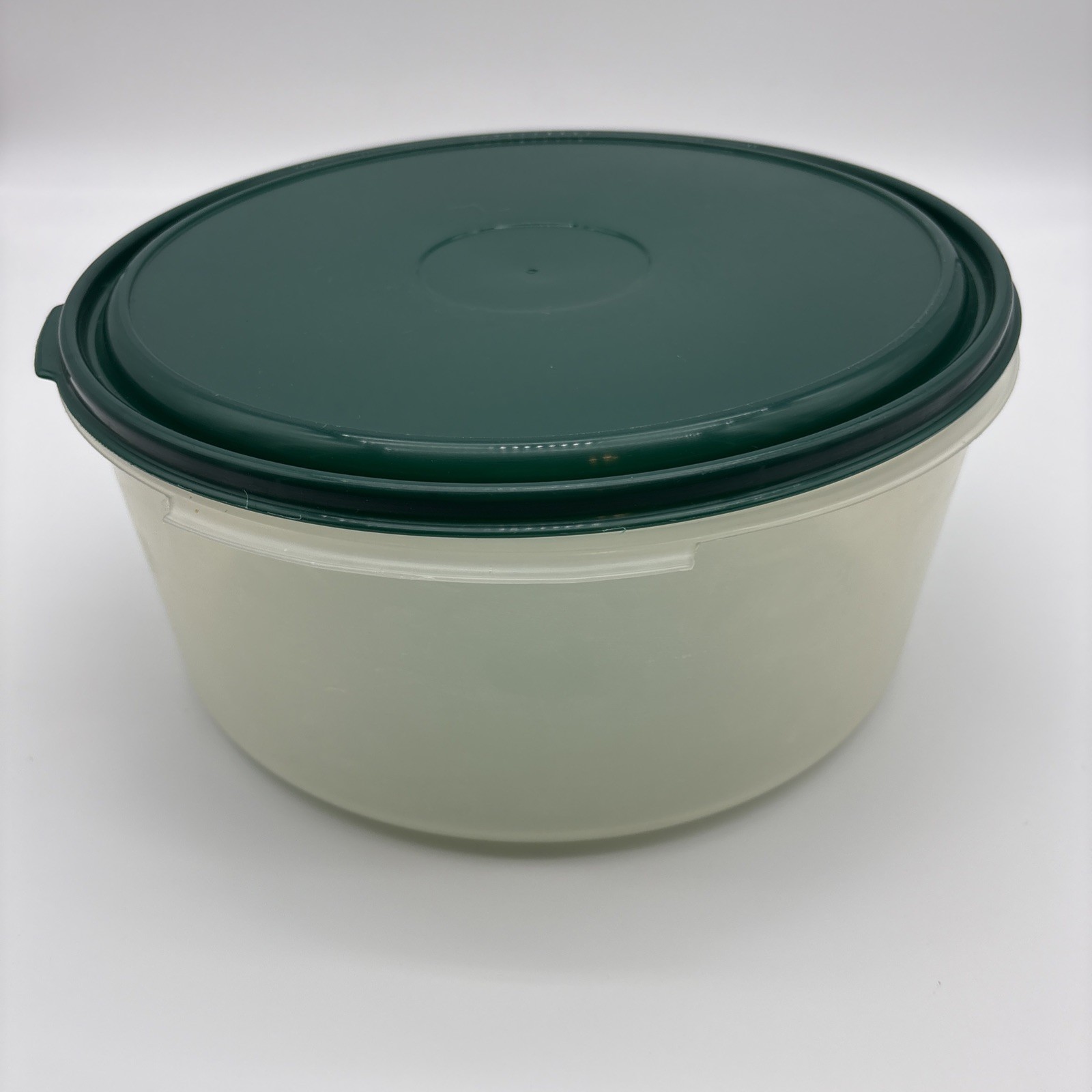 Tucker Serve & Store 1.8 Gal Bowl w/ Lid Teal Made In USA