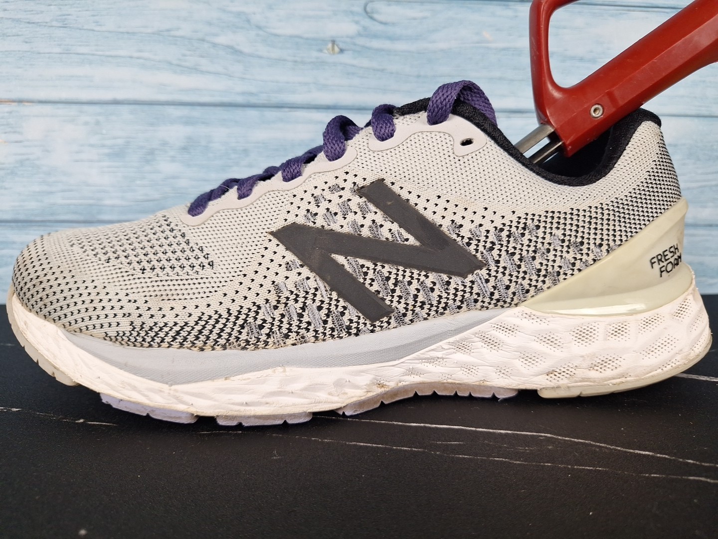 New Balance Fresh Foam X 880v10 Men's Size 10 White Gray Sz 9.5