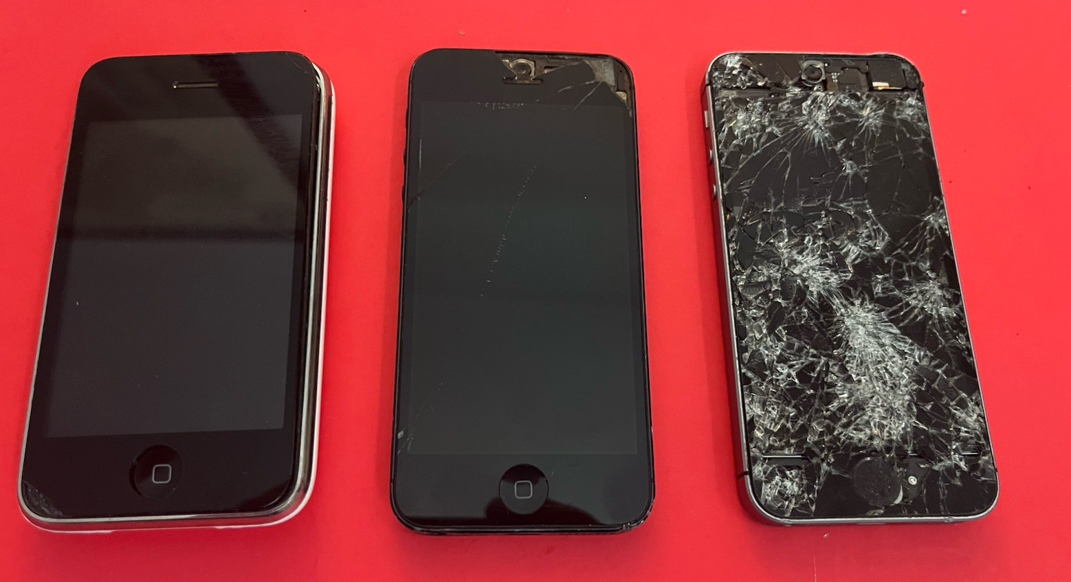 Apple iPhone Lot (SE 1st Gen, 5, 3G) – For Parts or Repair Only– No Power