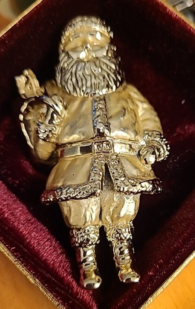 Vintage Santa Clause Christmas Brooch Pin Chunky Gold Tone Textured 2.75"  AJC