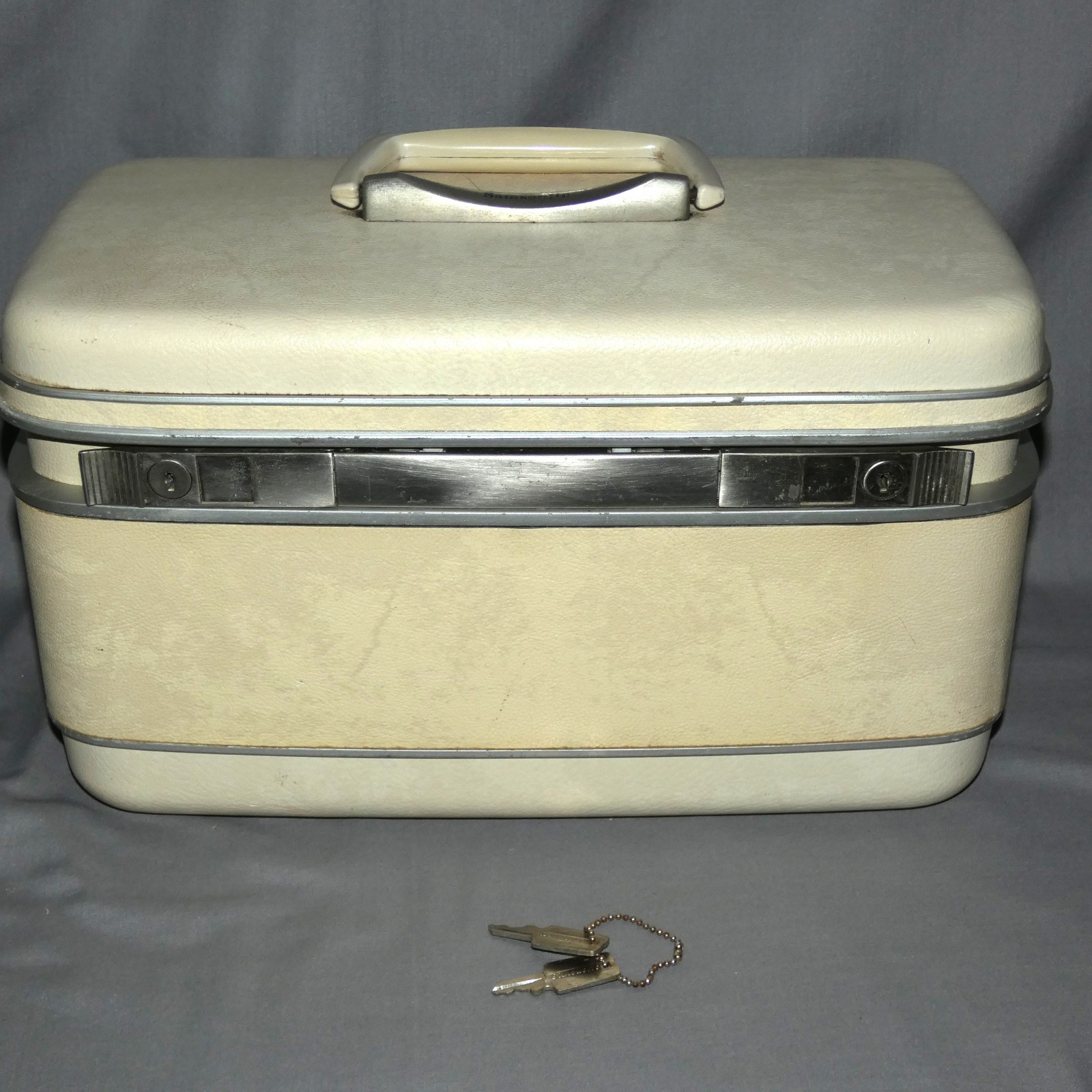 Samsonite Silhouette 1512 Tan Travel Train Case Carry On Suitcase w Keys No Tray