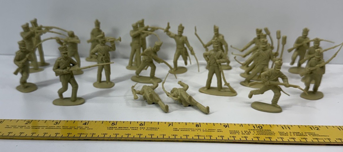 20+ Tan Plastic Soldier Figures CTS 94 Waterloo British Infantry Napoleonic War