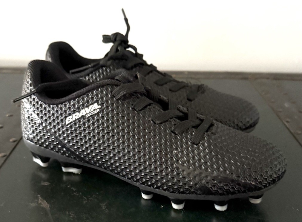 Brava Soccer Futbol Cleats Youth Size 3D Black Gray Lace Up Unisex