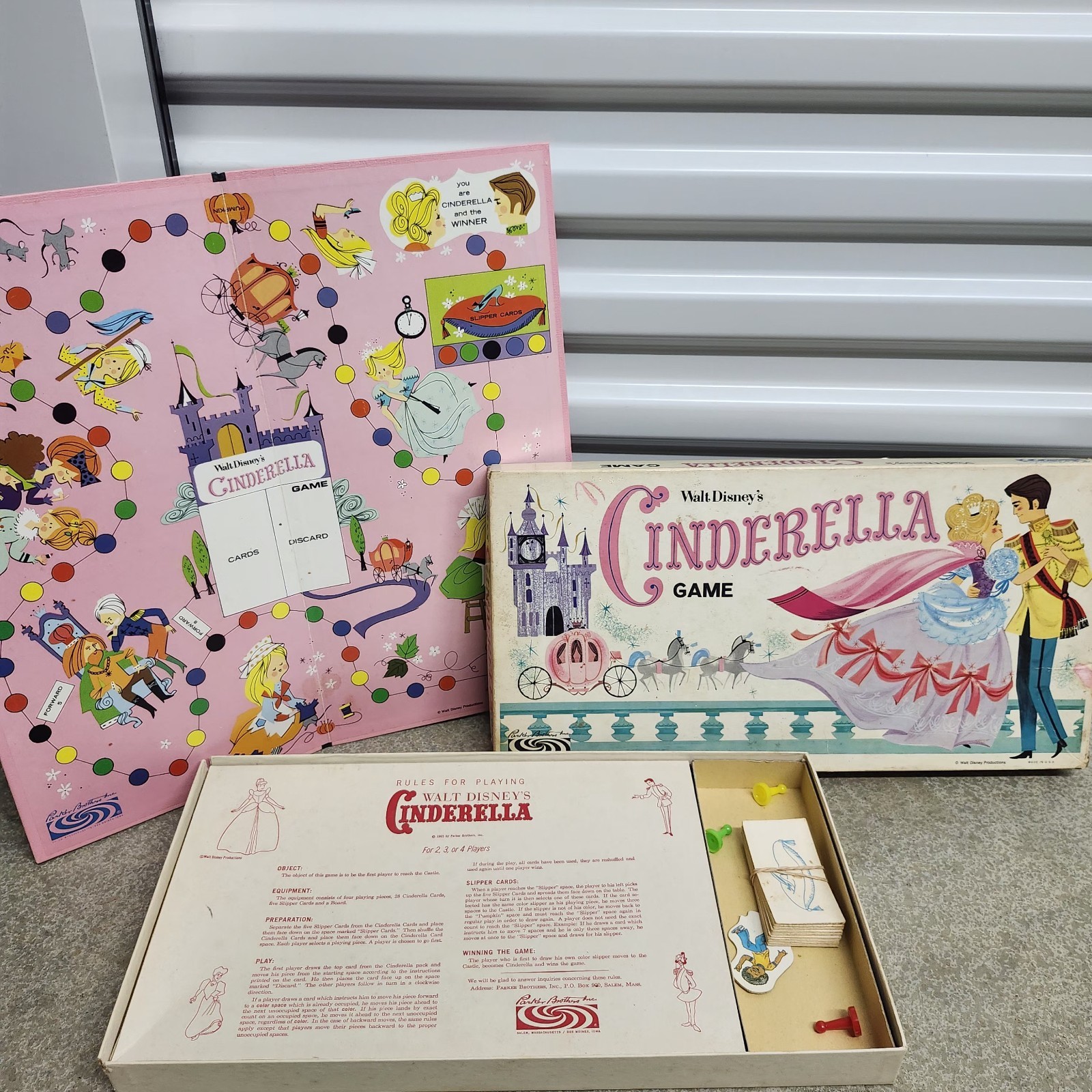 RARE Pretty Pretty Princess Game Disneyland Walt Disney Parks World Complete 