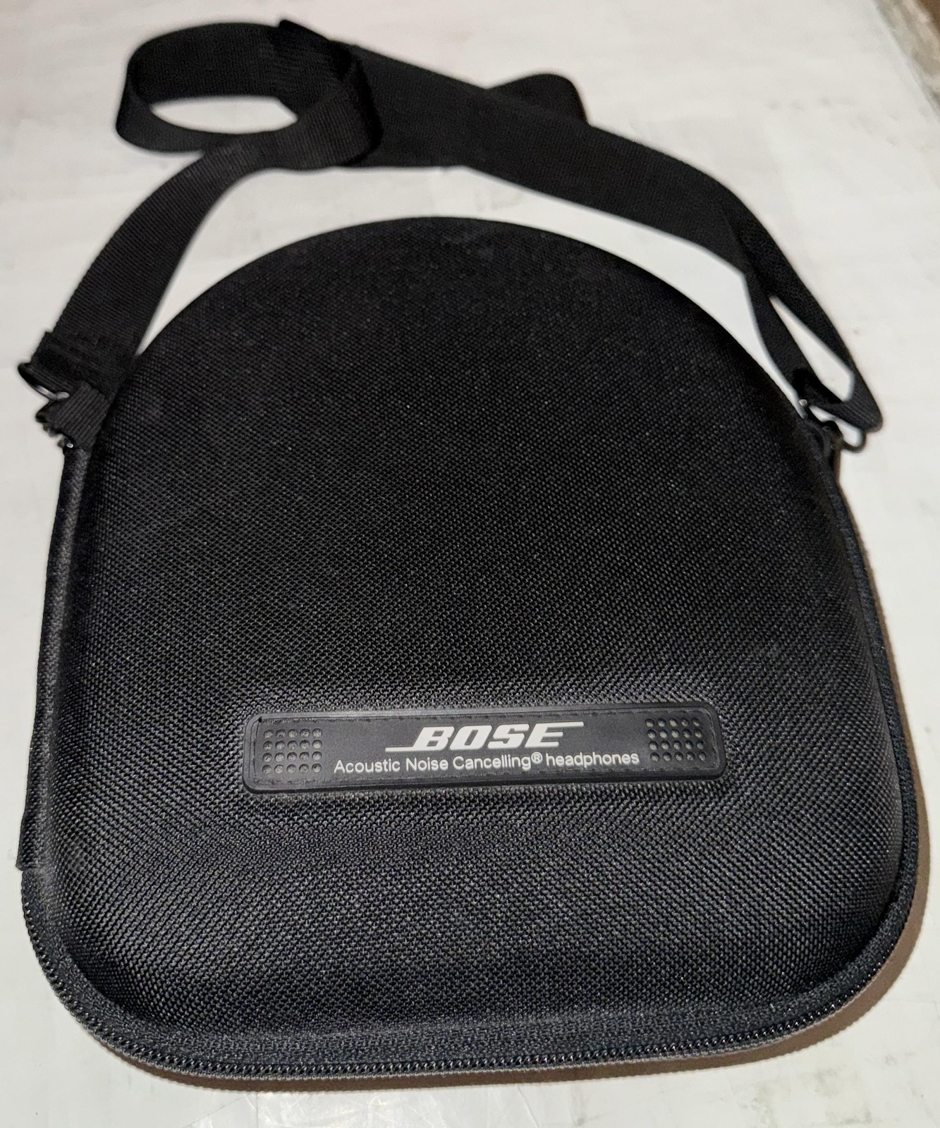 Bose Acoustic Noise Cancelling Headphones Hard Carry Case Black Shoulder Strap