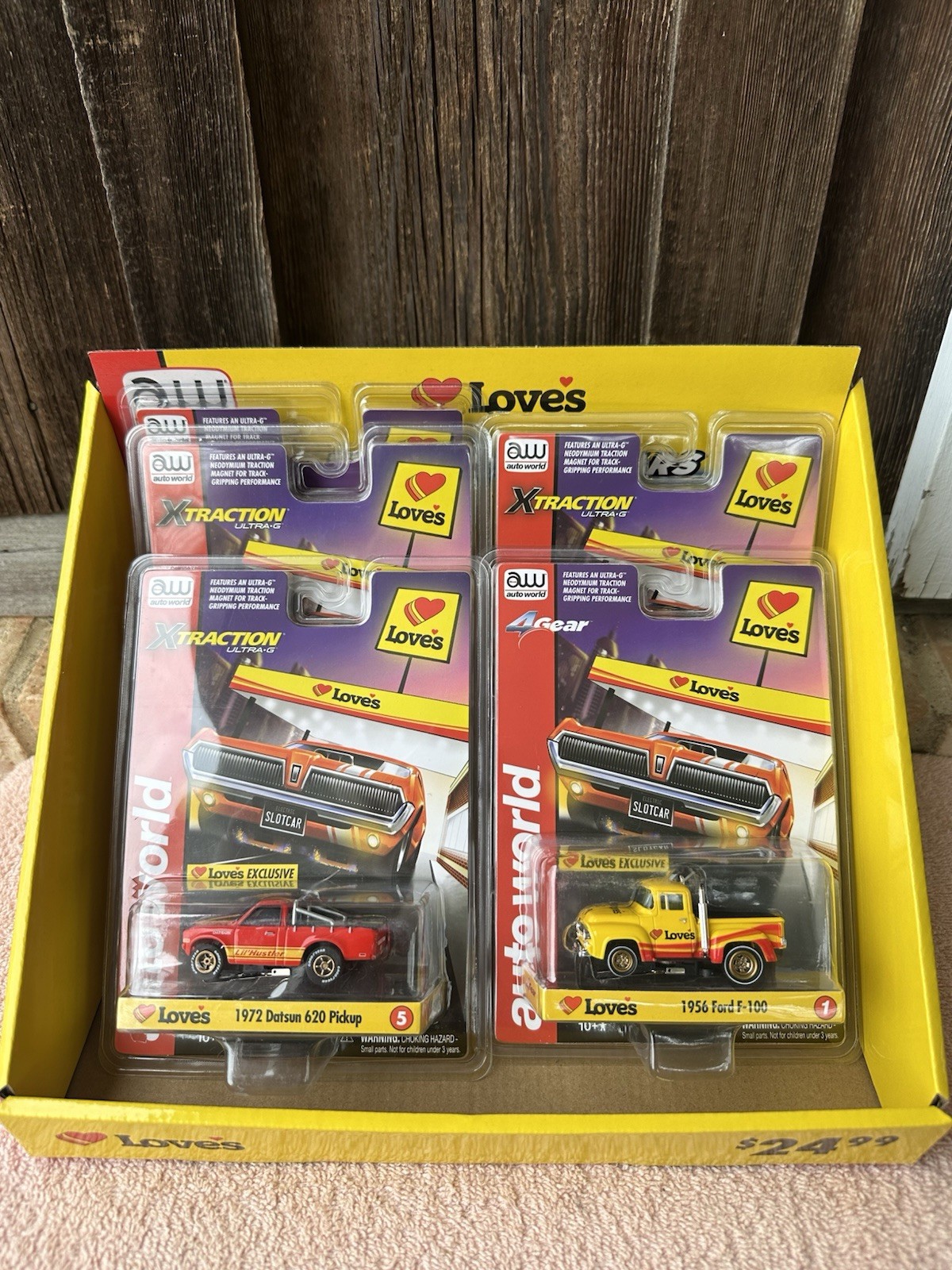 Auto World Love’s 2026 Exclusive 5 Car Slot-Car Set With Gold Wheels NEW RARE