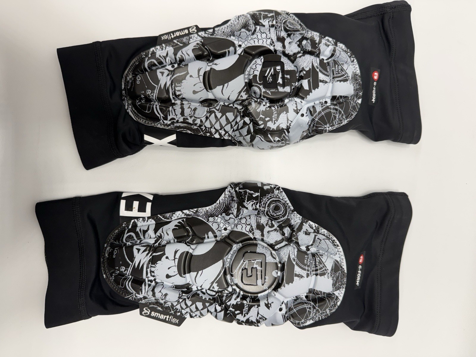 G-FORM Pro-X3 SmartFlex Knee Guards Pads extra small