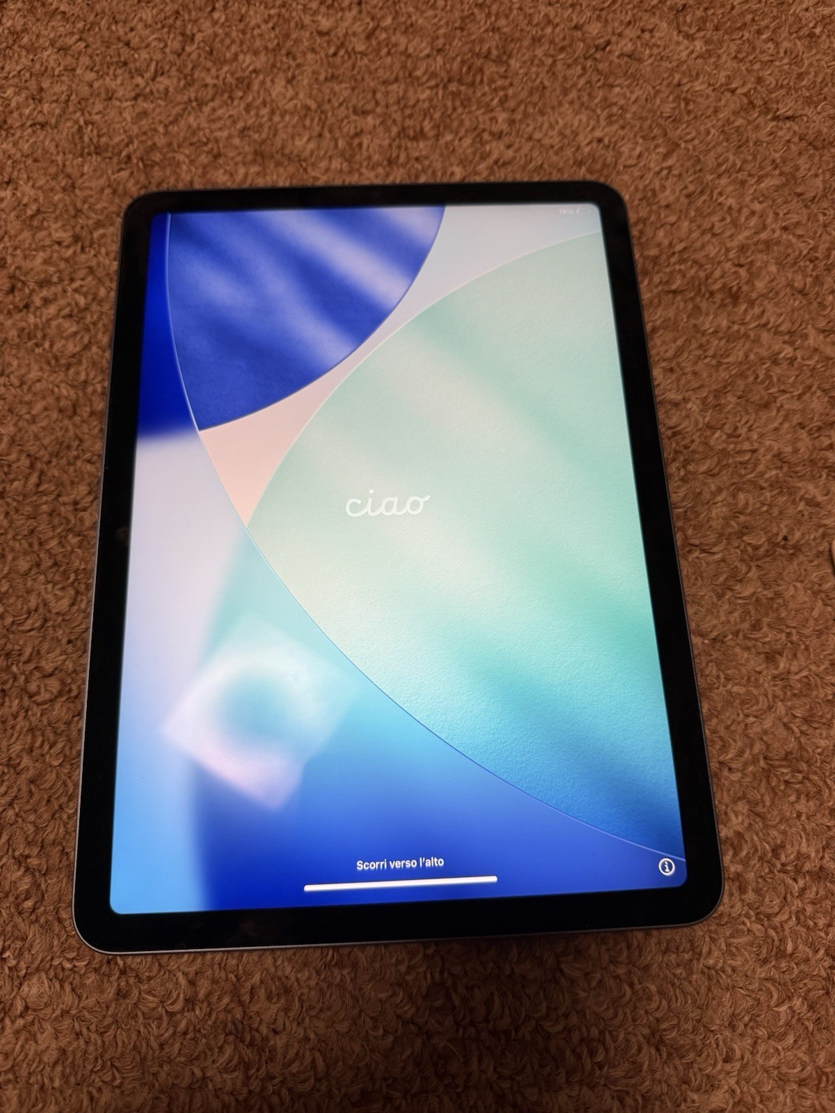 M1 IPad air (5th Gen) 64gb blue + 2 folio cases + 2 Apple pencils