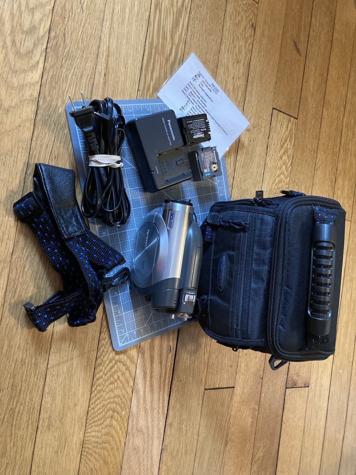 Panasonic VDR-D100 DVD Camcorder 30X Optical Zoom Video Camera