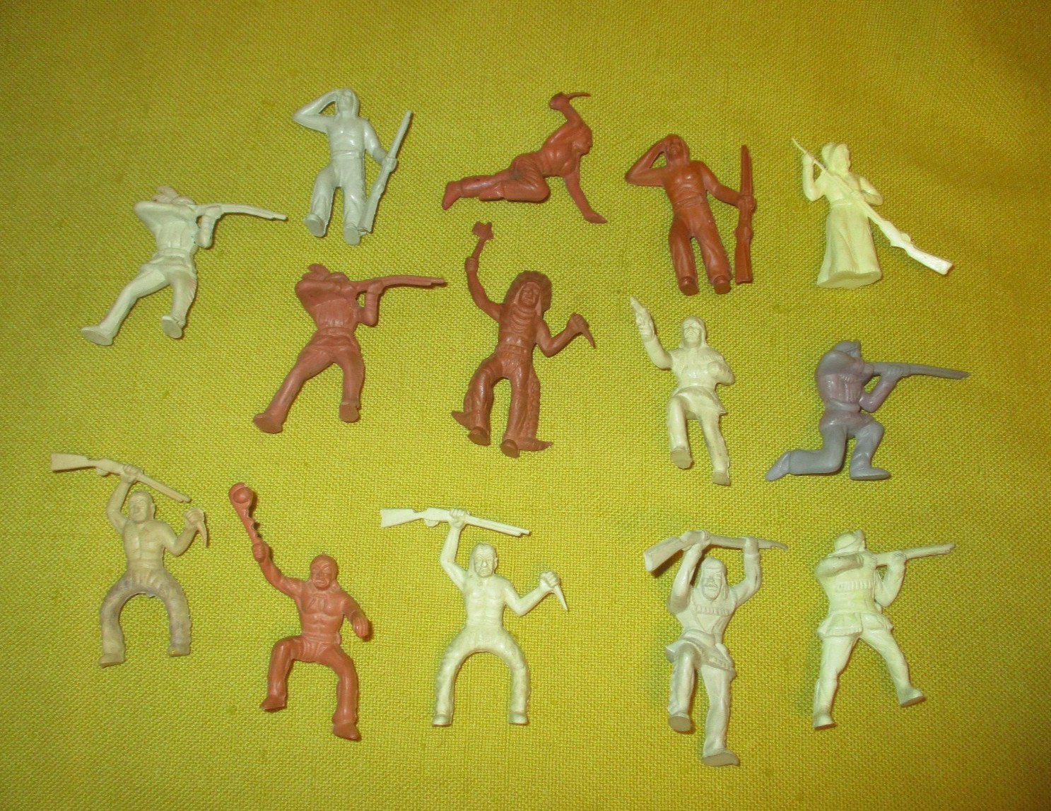 Vintage Marx Fort Apache Stockade Play Set 60mm Vinyl Pioneers & Indians