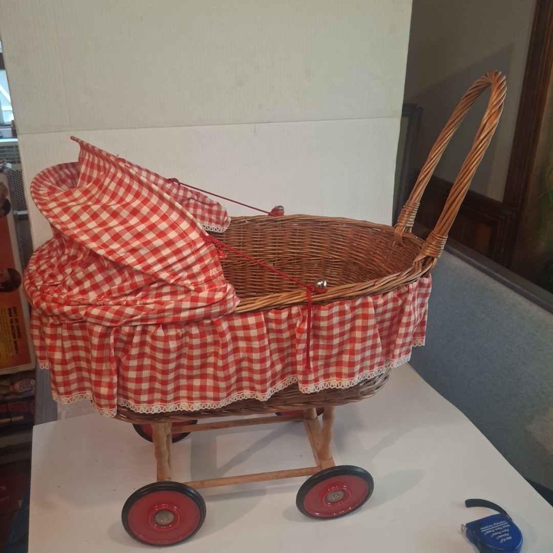 Antique Wicker Baby Doll Bassinet Buggy Carriage Stroller Red White Checker