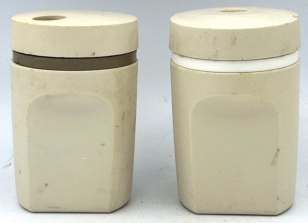 Tupperware Vintage Salt And Pepper Shakers Set Almond Beige 1471 Camping, Picnic