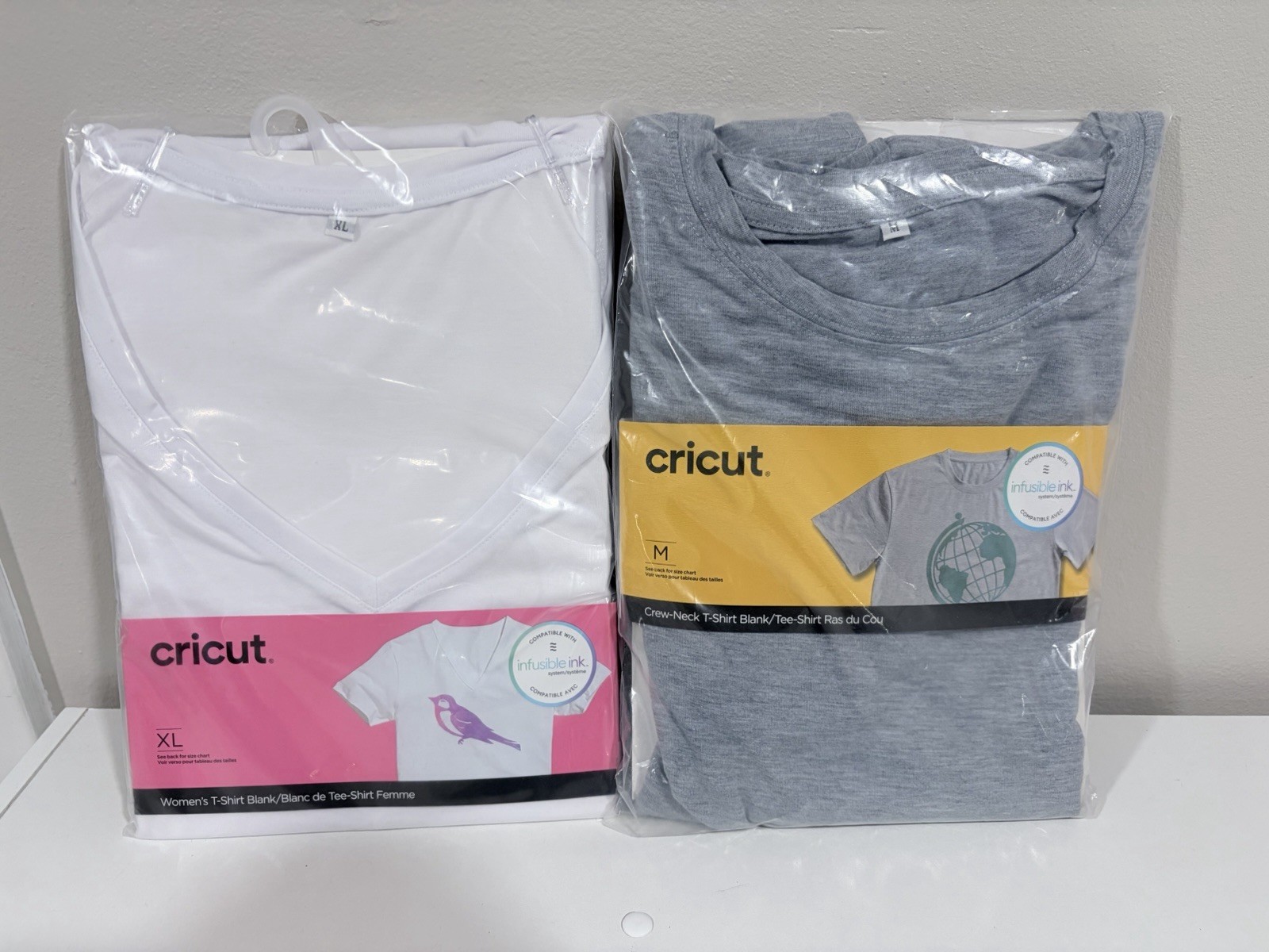 Cricut Blank T-Shirt set for iron on Infusible Ink Women's XL White & Gray M New