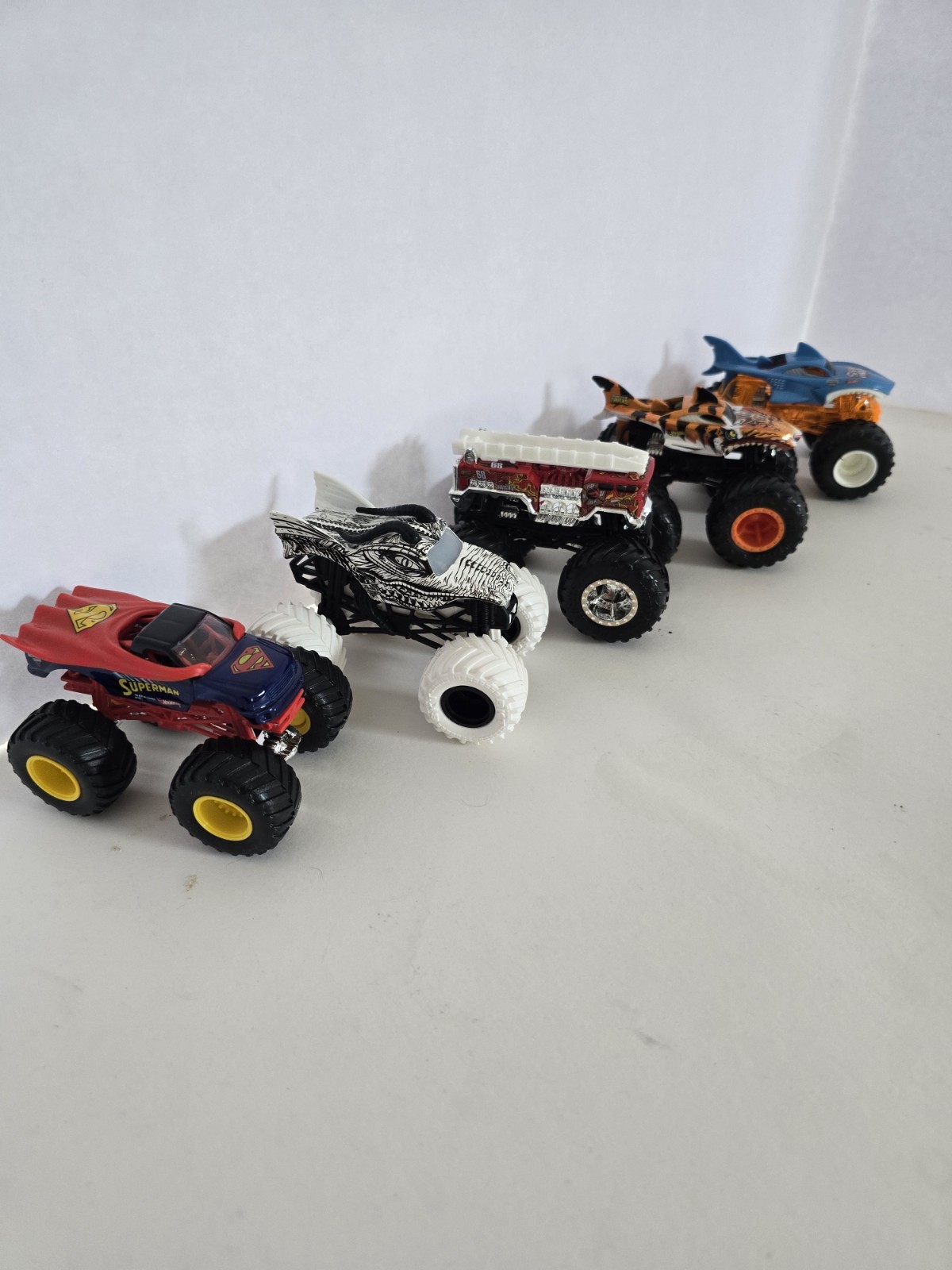 Hot Wheels Monster Jam Monster Trucks  Lot Of 5 Trucks Only Been Displayed