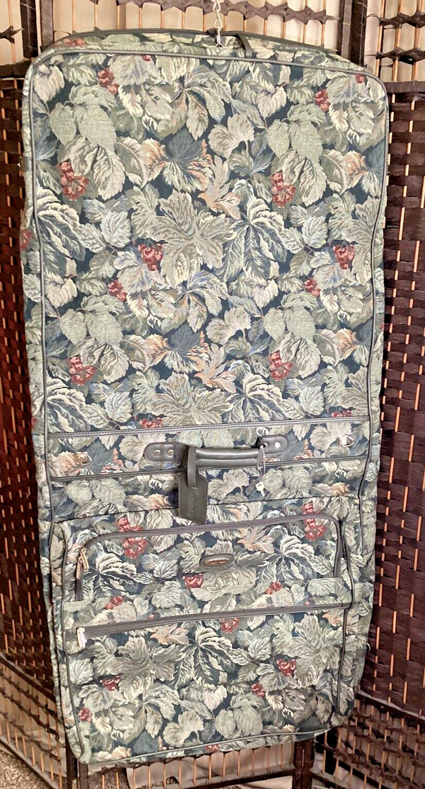 Vintage Jaguar Floral Tapestry Garment Bag /JC Penny 1980's/47 x 22.5 x 3 inches