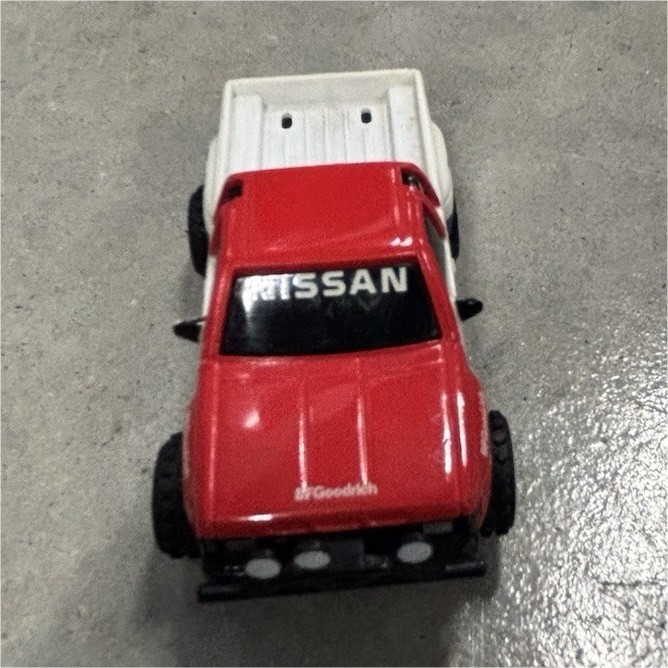 TYCO Nissan 762 HO Scale Slot Car Red White Blue