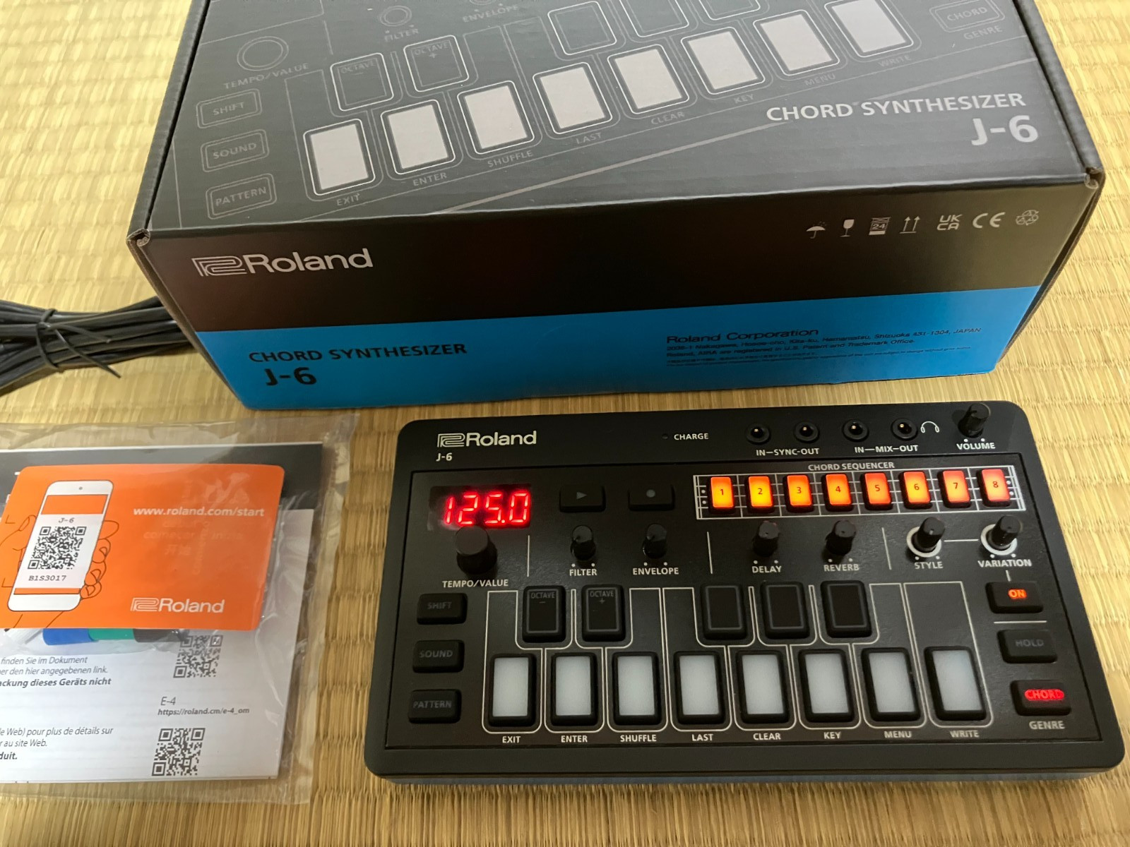 ROLAND J-6 CHORD SYNTHESIZER AIRA COMPACT Sequencer Excellent Used