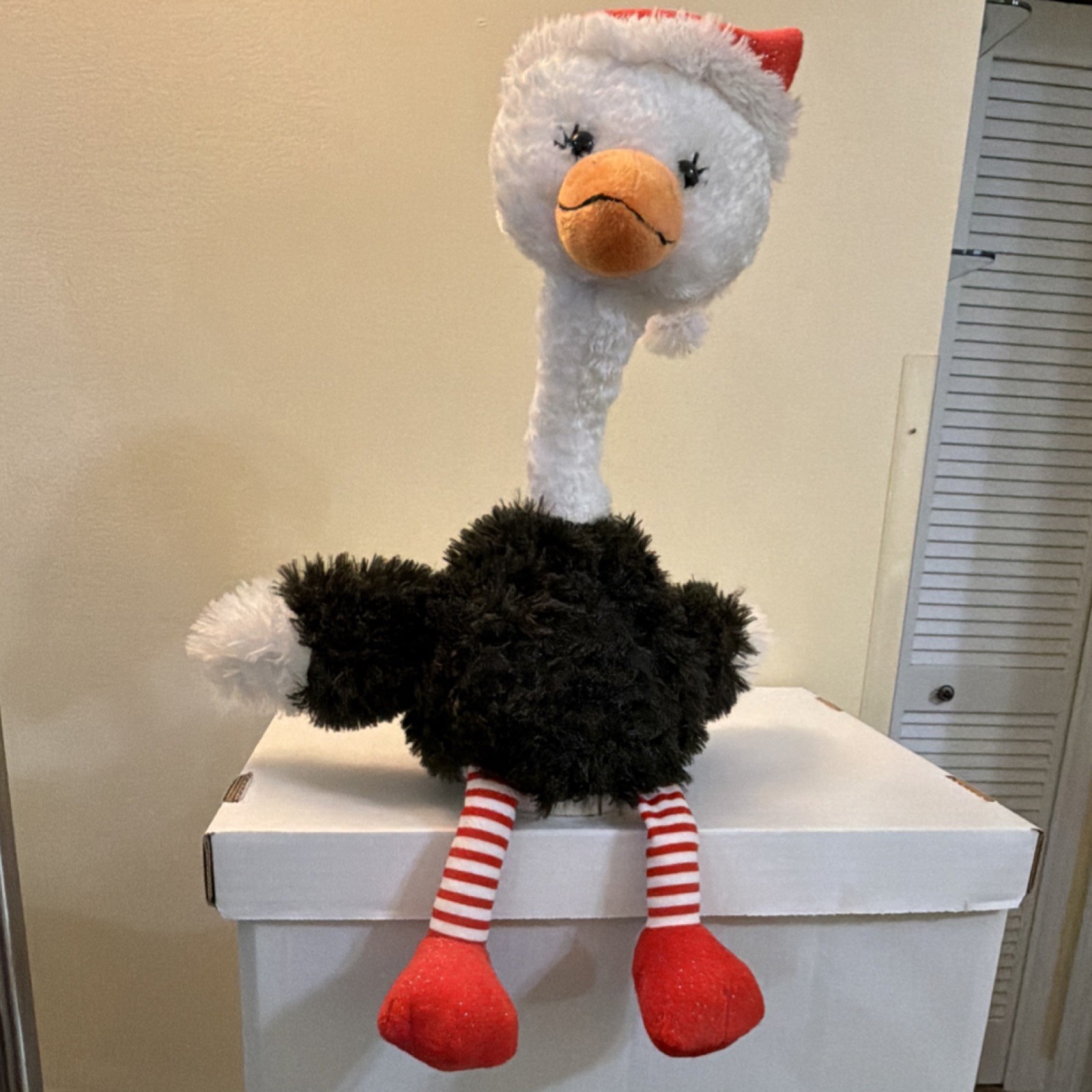 Home Accents Holiday Animated Dancing Ostrich Christmas Sings 1005 405 323 Plush