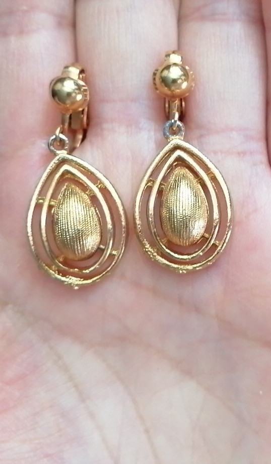Vintage MCM Dangle Gold Tone Earrings Clip On Mid Century Modern